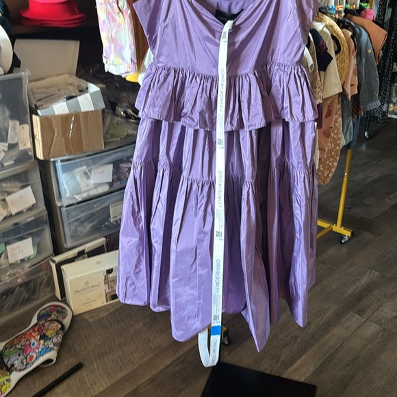 Blank New York City revolve. - Picture 9 of 11